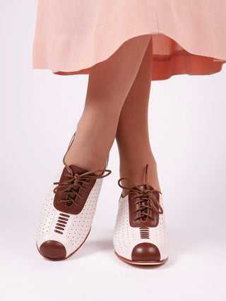 1940s Spectator Oxford pumps - Brown / Off-White - Lucy