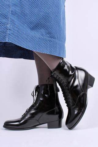 10s / 20s  style everyday leather boot  - Black - Britta