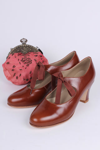 Classic, everyday late 1920's pumps - Cognac Brown - Charlotte