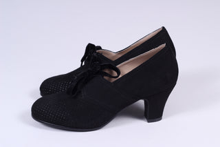 Vegan 1940s pumps in suede with velvet laces - Black - Esther