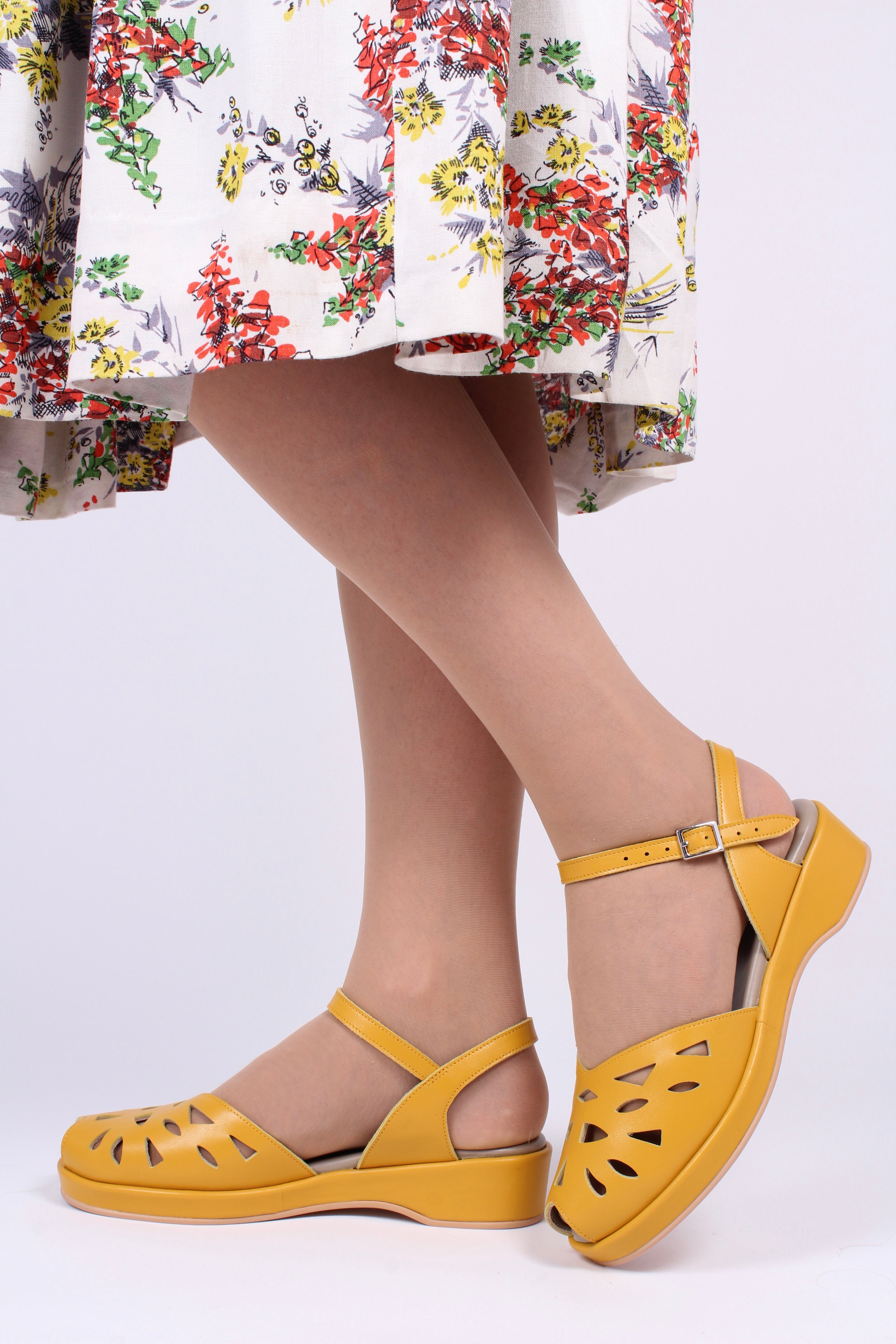 1940s 50s summer wedge sandals Yellow Sidse – memery