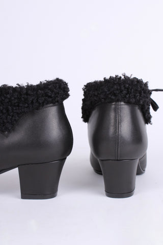 Soft 1940s /1950s style booties with fur - Black - Karin