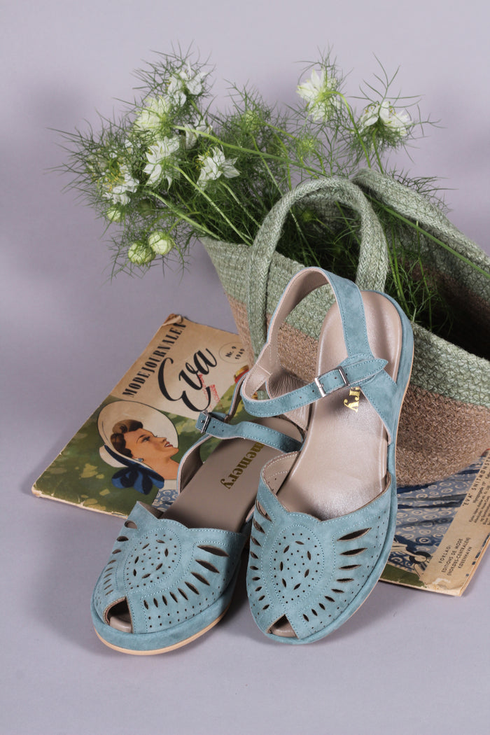 1940s / 1950s suede wedge sandals - Dusty Blue - Ella