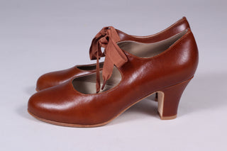 Late 1920's style pumps with shoe lace - Cognac brown - Charlotte