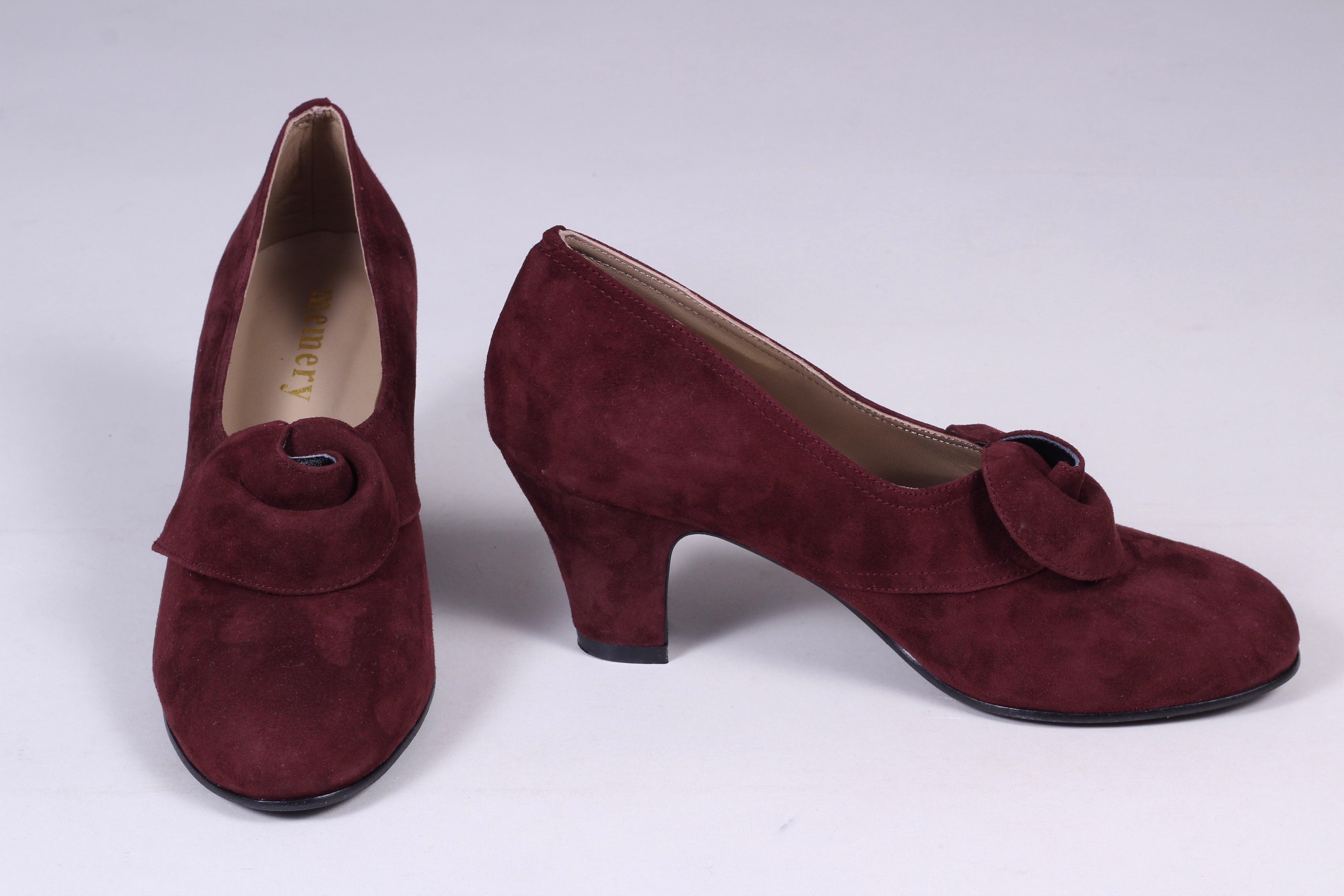 Ladies 2024 burgundy shoes