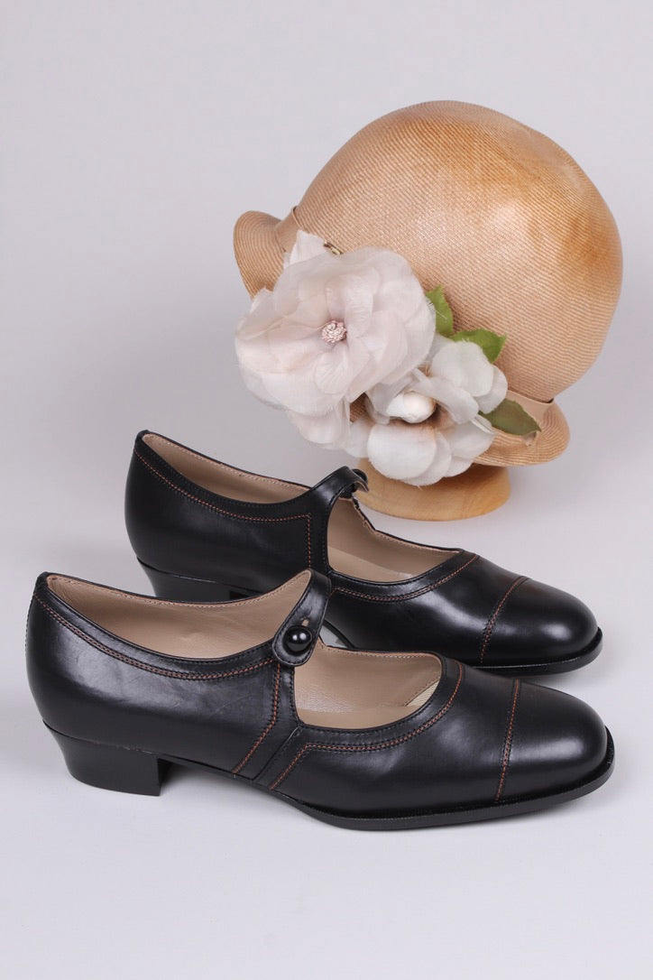 Dance shoes with leather soles. Perfect for lindy hop and swing