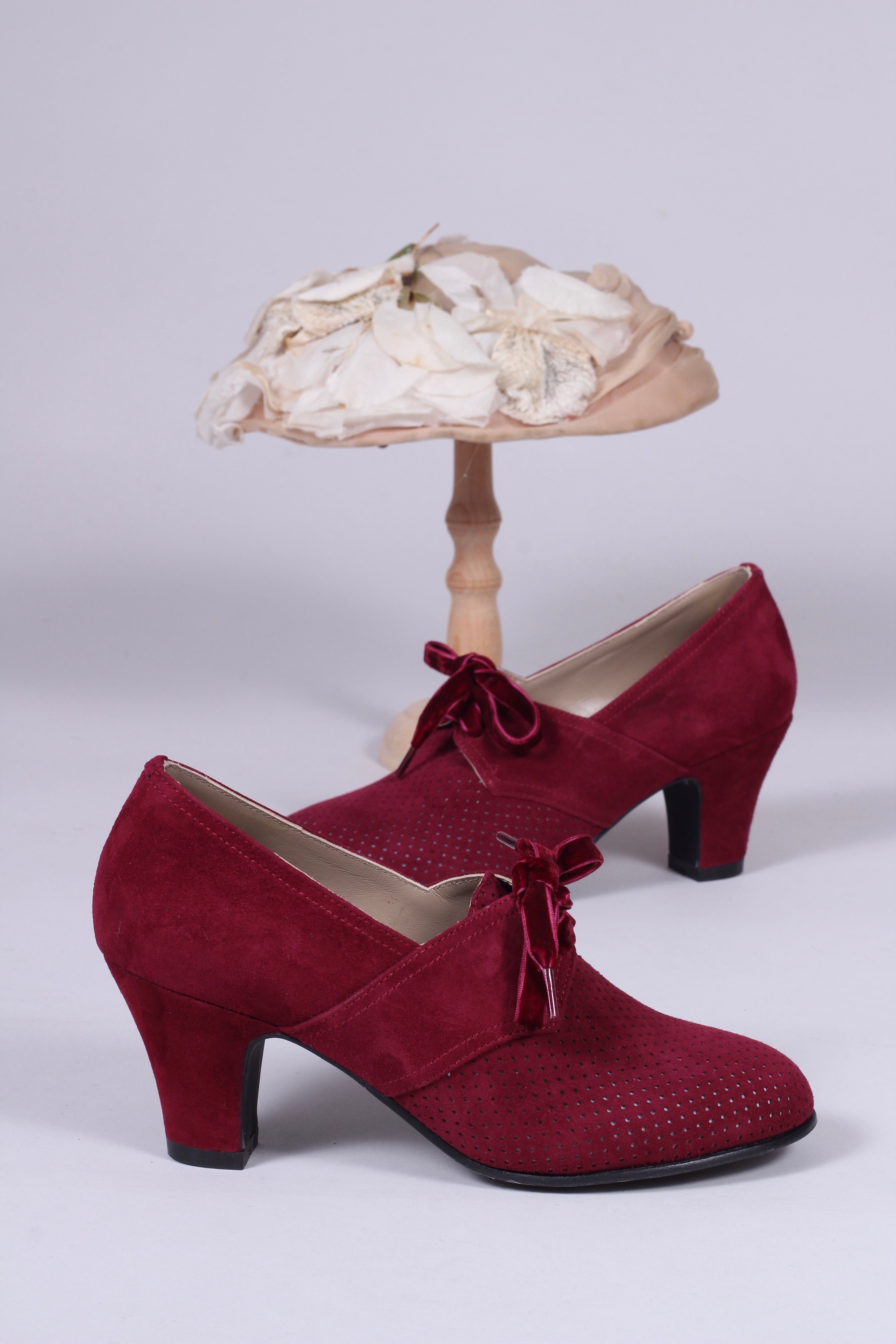 Vintage style red shoes Clearance